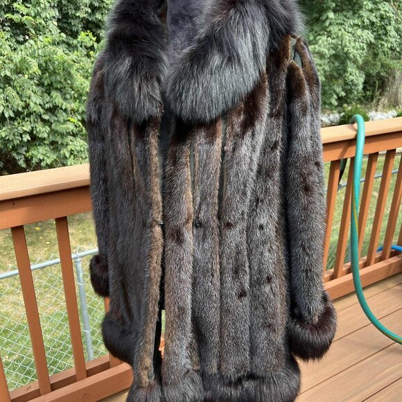 Vintage Rhomberg's Mink and Fox Fur Coat with Removable Fox Fur Bottom Trim - Picture 15 of 15